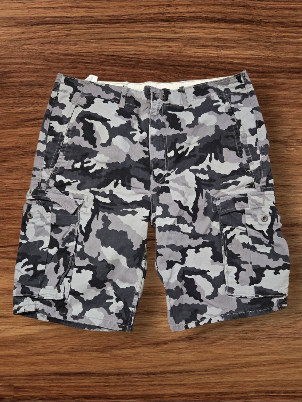 Levi's Gray & Black Camo Cargo Military Style Shorts